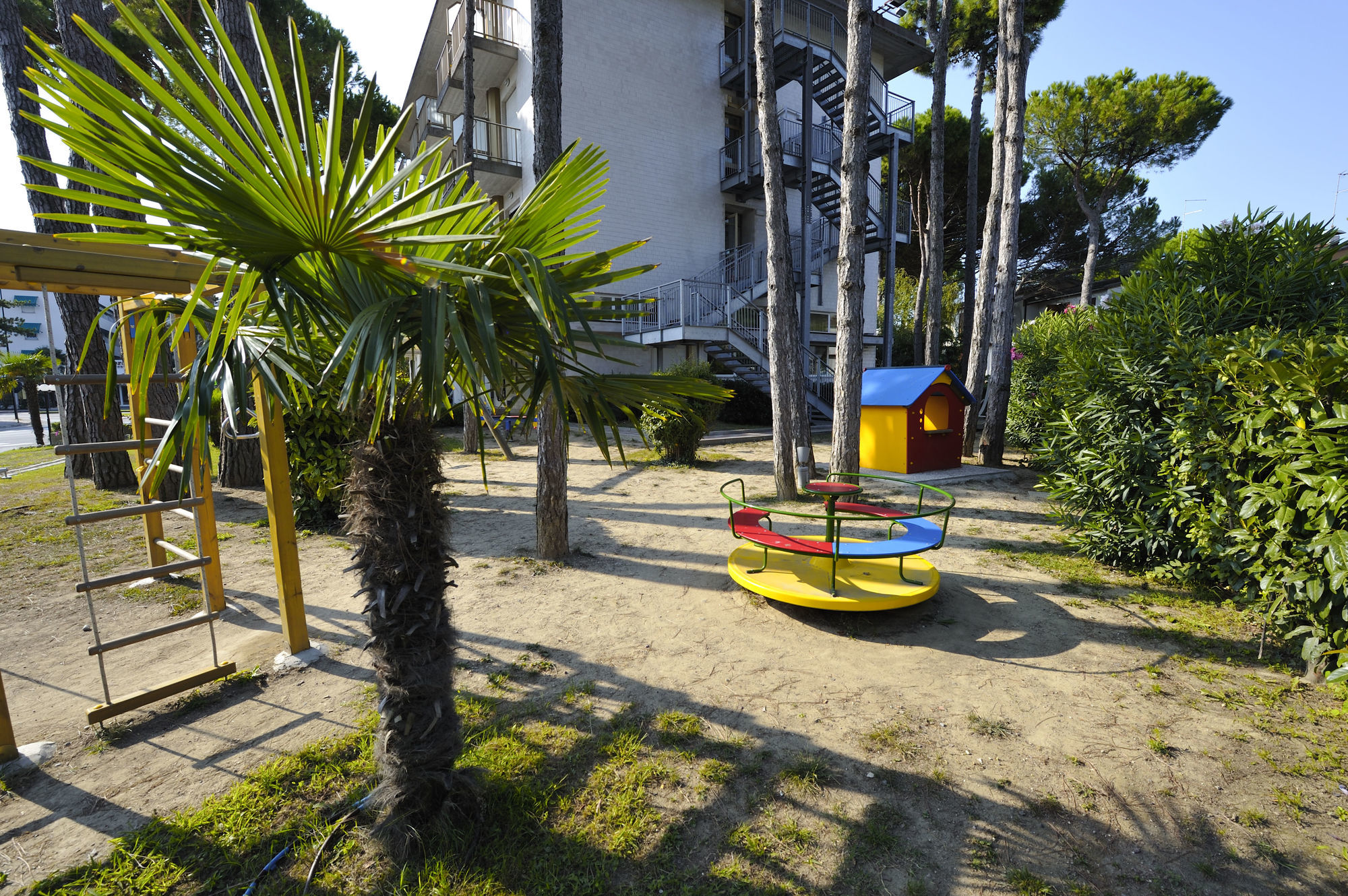 Hotel Vina De Mar Lignano Sabbiadoro Exterior foto